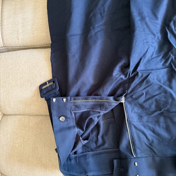 Everlane Barrel Utility High-waisted Baggy Pants in Navy - Picture 3 of 8